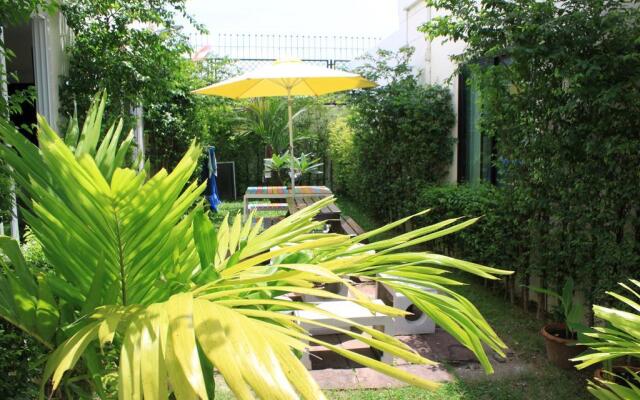 Ananas Phuket Hostel