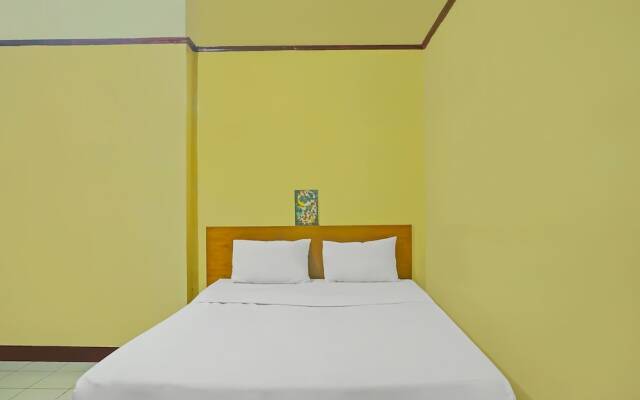 SPOT ON 92466 Adam Kost SyariahNearWisata Jembatan Barito