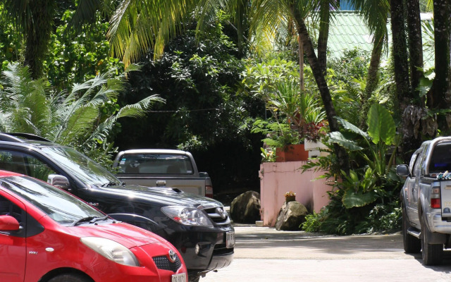 Baan Lukkan Patong Resort