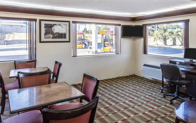 Econo Lodge Byron - Warner Robins