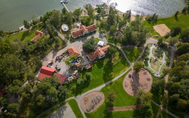 Marholmen Stugor