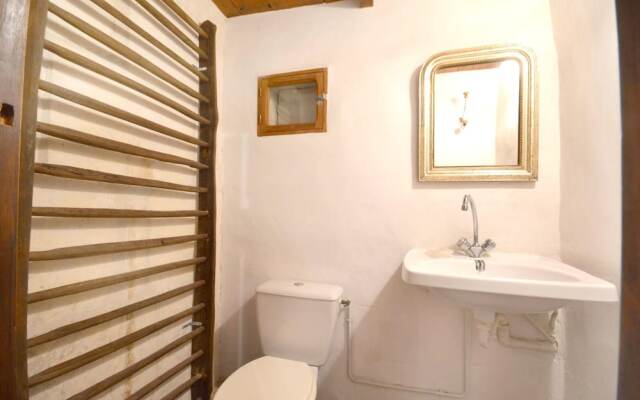 House With 3 Bedrooms In Saintes Maries De La Mer, With Shared Pool And Furnished Garden 25 Km From The Beach