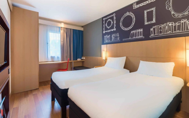 ibis Warszawa Ostrobramska