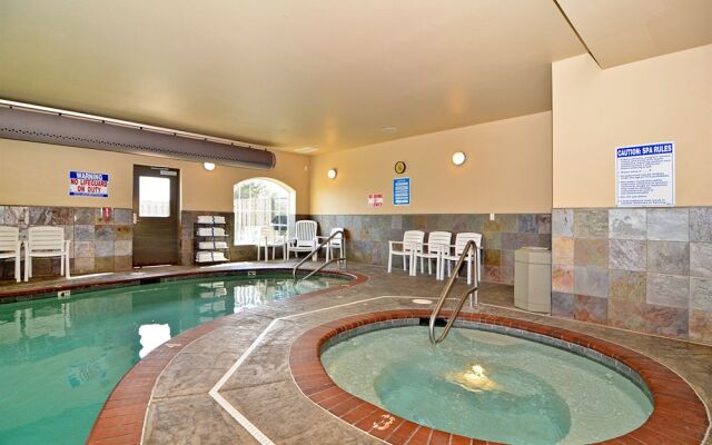 Rivertide Suites Hotel