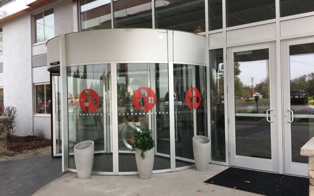 Ramada Des Moines Airport