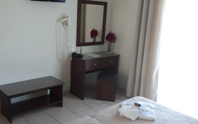 Metaxa Apartments
