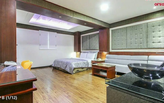 Utopia Motel