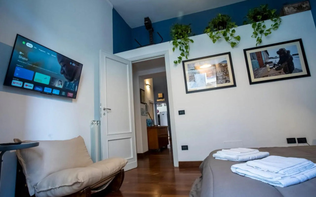 Travellers Photo Home