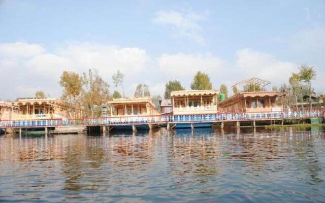Kings Rose Houseboat
