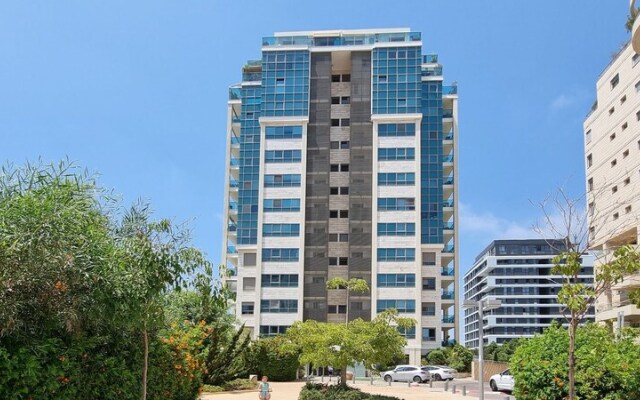 Condo & Pool in New North by FeelHome