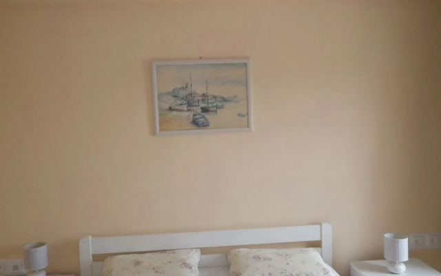 Mir - Perfect Location & Cosy - A2