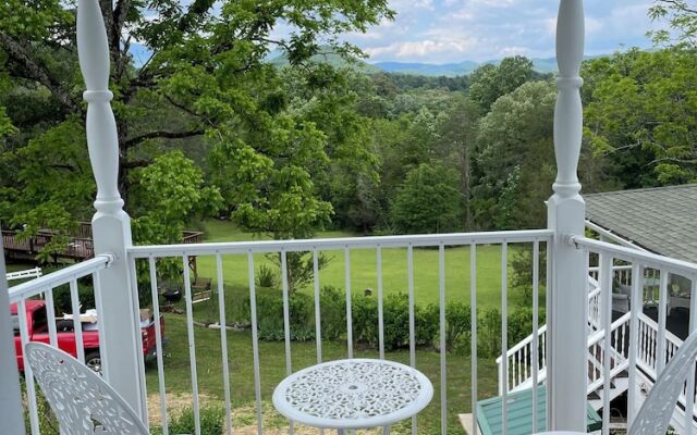 The Sautee Inn Bed & Breakfast