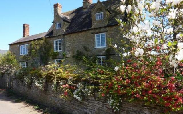 Home Farmhouse Bed and Breakfast