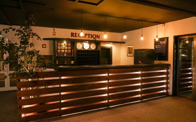 Bor & Edelweiss Hotels