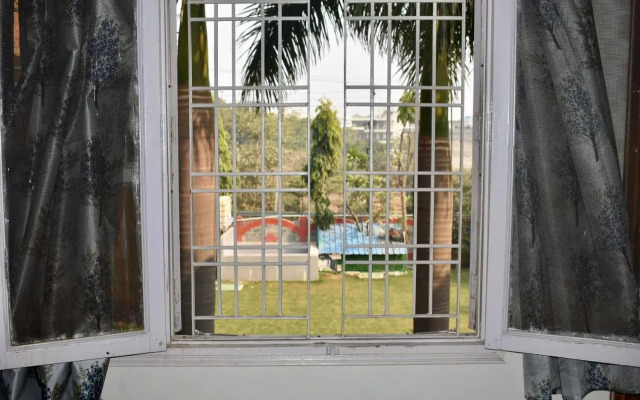 OYO 19306 Flagship Greenfields