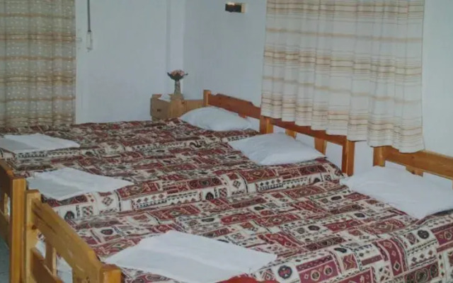 Stavros Rooms and Studios