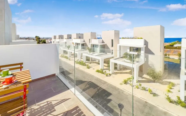 Azure Seaview - Garnet Villa