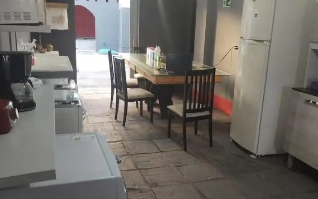 Le Chat Qui Peche Hostel