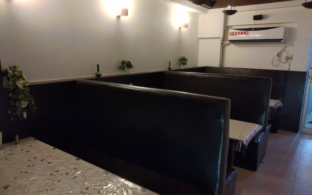 Hotel Green Palace and Ujala Restaurant