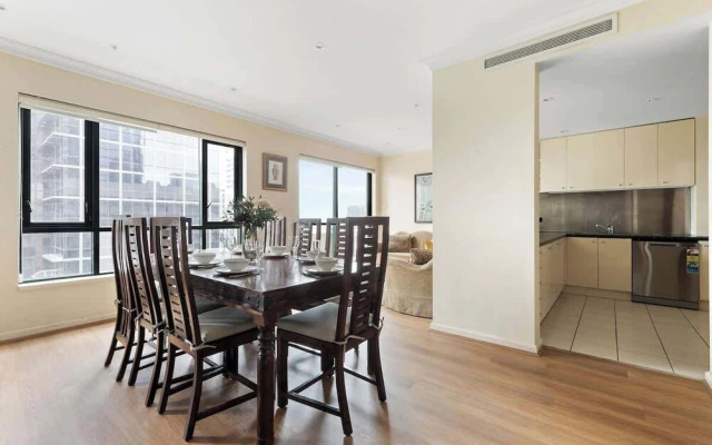 Stylish & Cozy 4BR Retreat With Free Parking