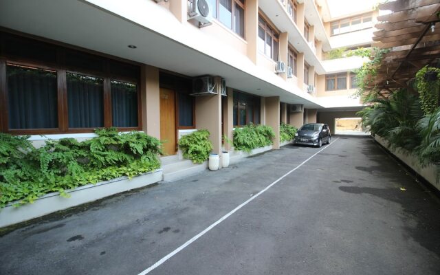 RedDoorz Premium @ Slamet Riyadi 2