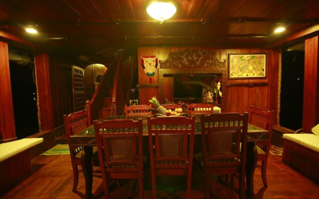 Best Kerala Houseboat