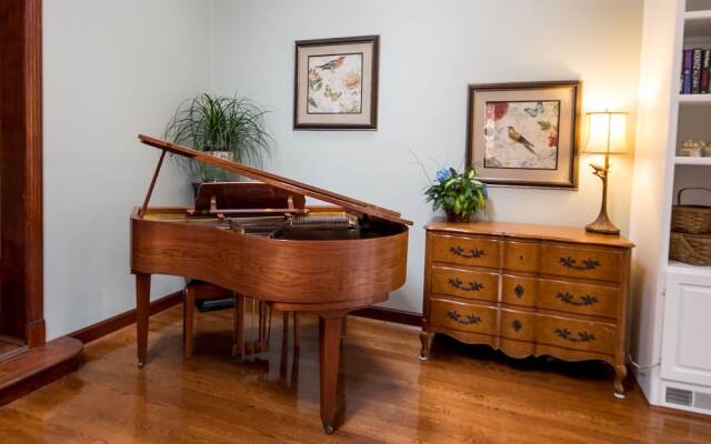 Weller Haus Bed, Breakfast & Event Center