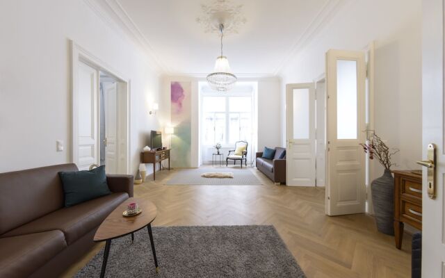 Senator Suite Stephansplatz by Welcome2Vienna