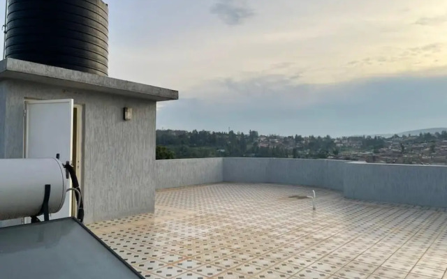 The Mugabi's Spacious Private Room