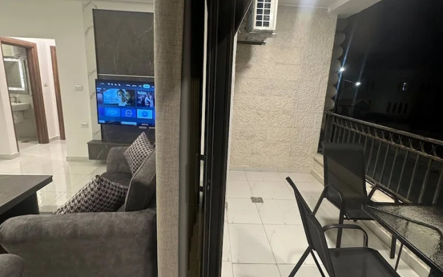 Cozy Home Near All Services - 21