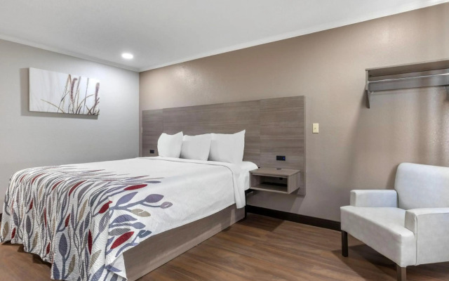 Red Roof Inn Suffolk