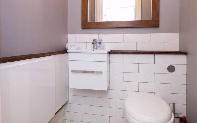 Converted Church Home with Parking, Sleeps 6