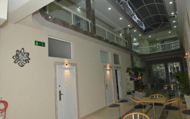 Atina Lux Hostel