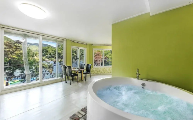 Gapyeong Clubviva Spa Pension