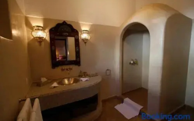 Riad Assakina