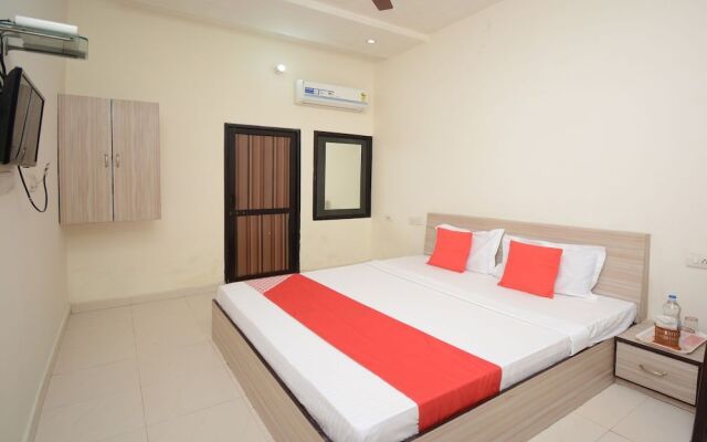 OYO 29034 Hotel Arora Inn
