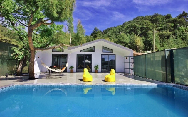 Villa Derin by Akdenizvillam