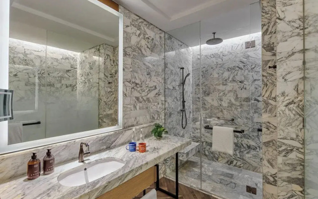 25hours Hotel Jakarta The Oddbird