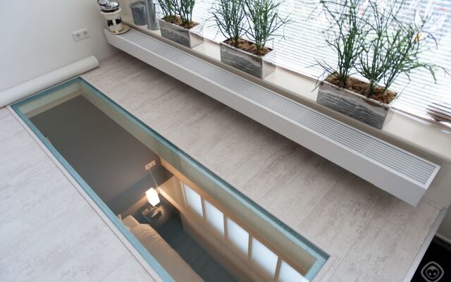 Lijnbaan Canal View Apartment