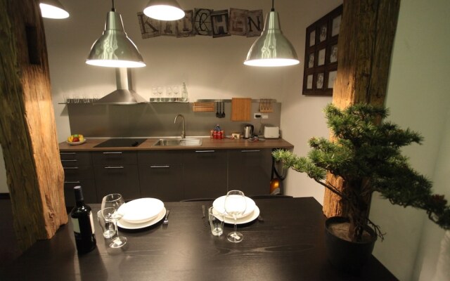 Dfive Apartments - Timber