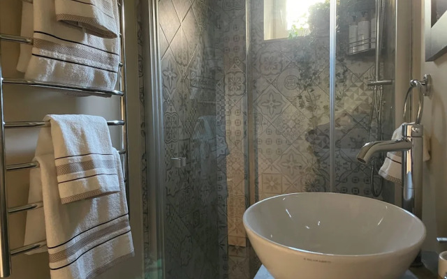 Pristine 1Br Apt in City Center