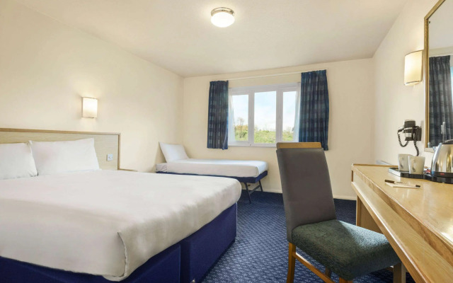 Days Inn by Wyndham Sutton Scotney North