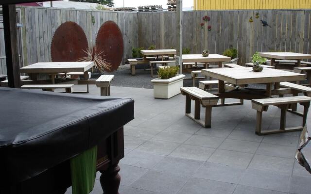 Horse and Jockey Inn