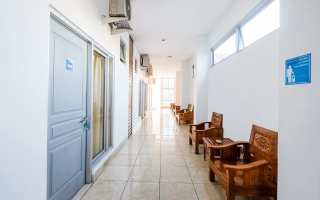 Poncowinatan Hotel