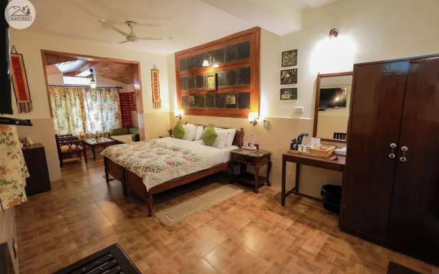 Udechee Huts Hotel