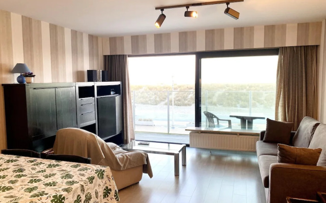 Apartment in Nieuwpoort by the Beach