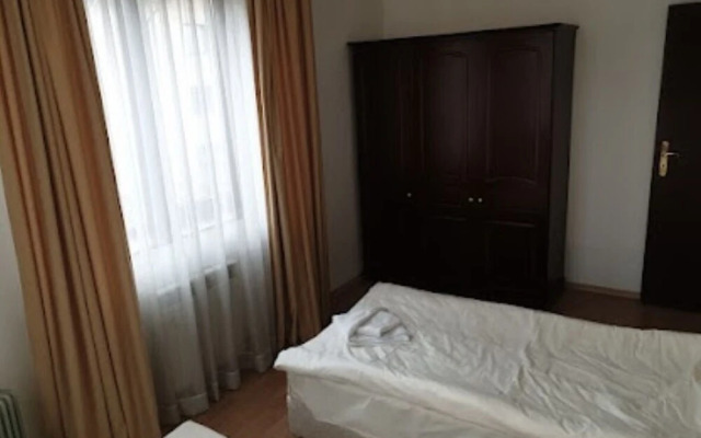 2 Bedroom Mountain View