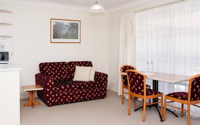 Pegasus Motor Inn and Serviced Apartments