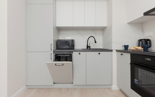Bright & Modern Apartment by Renters