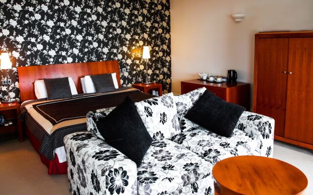 The Cumberland Hotel